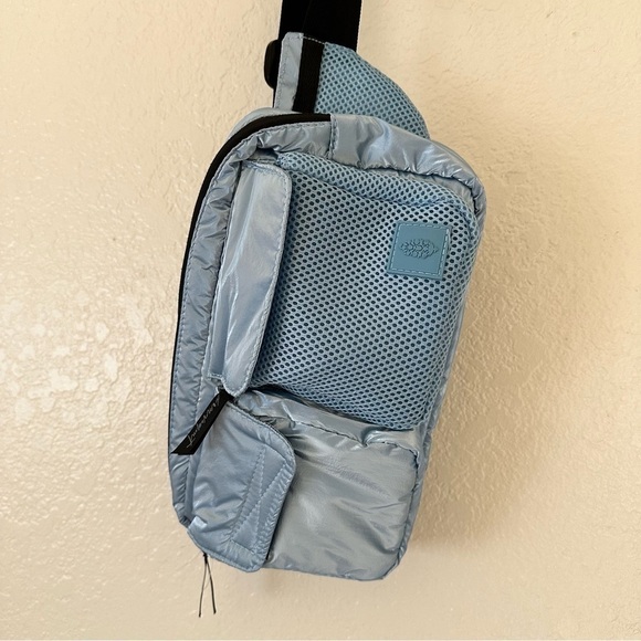 New Free People Courtside Cargo Sling Fanny waist bag - Picture 8 of 12